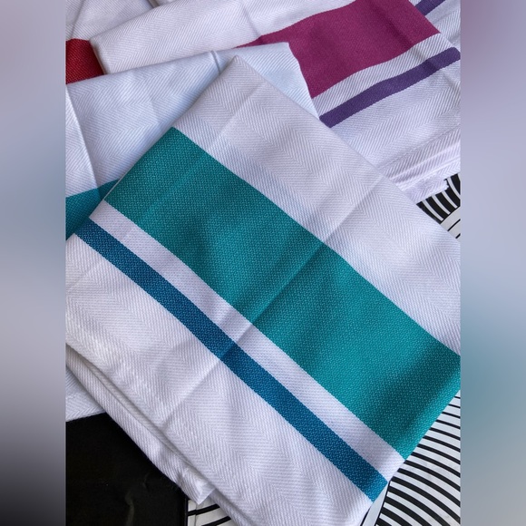 Mark & Spencer Kitchen/Hand Towel - Picture 6 of 6